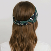 Bandeau large cheveux femme, vue de dos