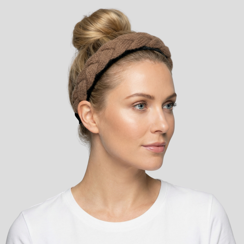 Serre Tete Marron Tressé - serre tete femme mannequin blonde avec un chignon